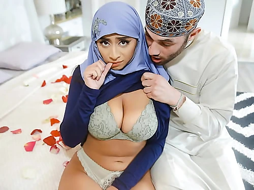 Arab Husband Attempting to Inseminate His Hijab Wifey - HijabLust