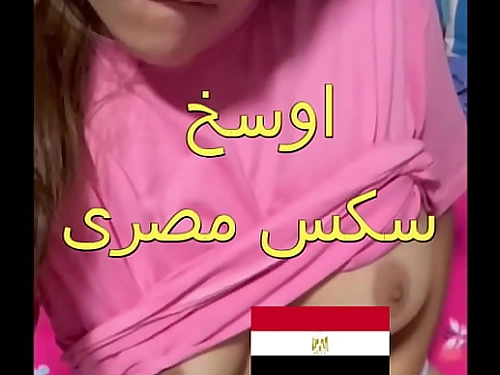 سكس عربى فاجر شرموطة المطرية بتنشر بالكلوت فى البلكونة و جارها نزل فشخ كسمها نيك جسم بلدى ملبن