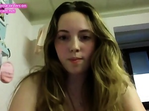 Teen probiert ihre Webcam aus